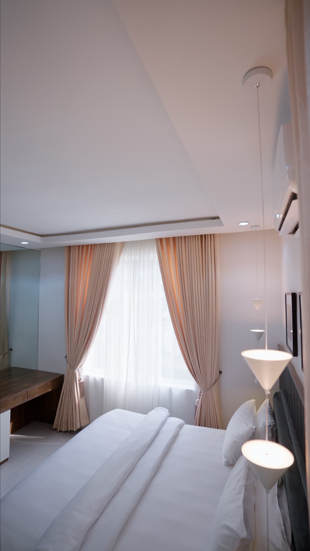 The CharlesGate Residence — image 4